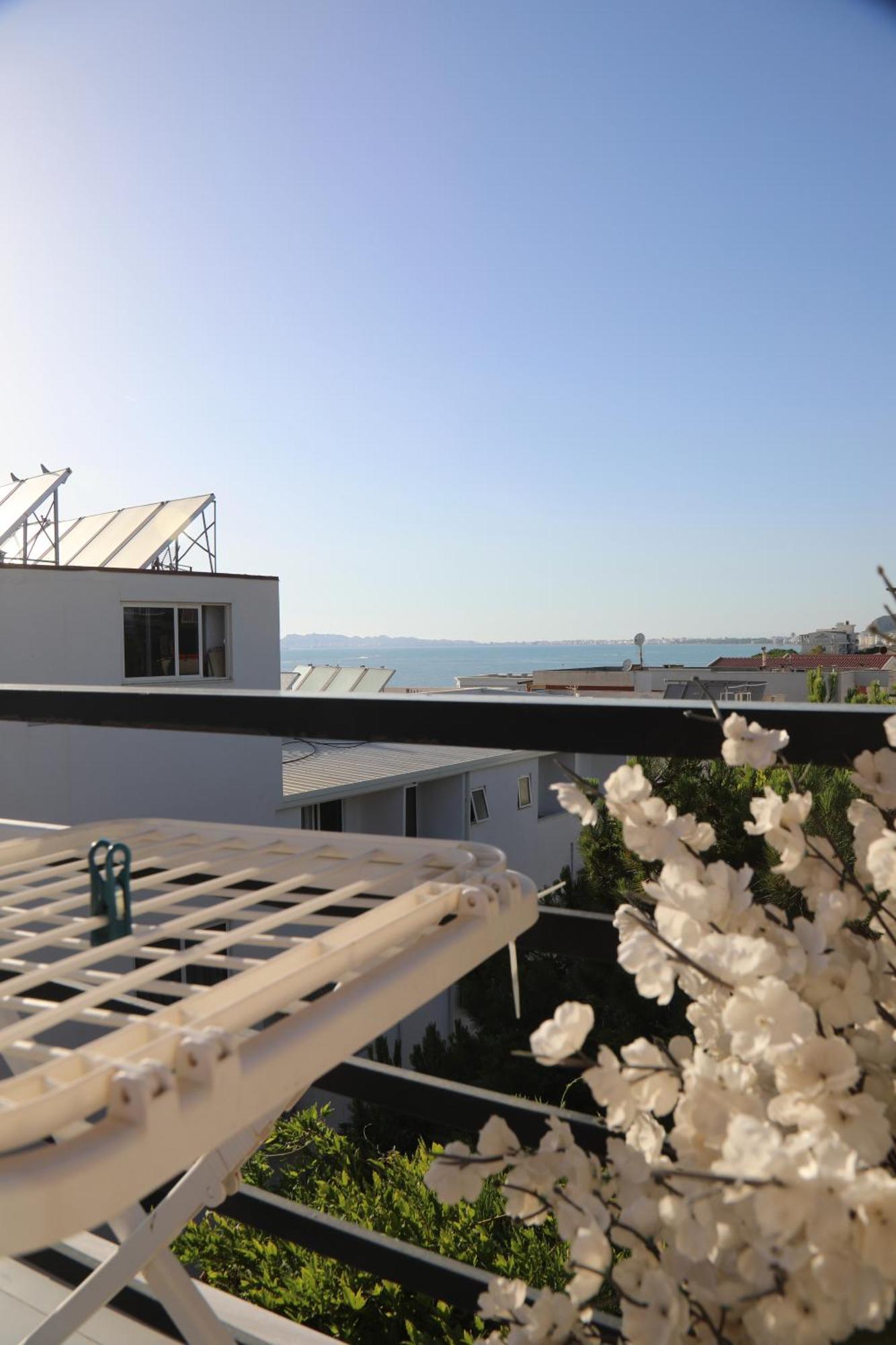 Sea View Apartments Golem  Esterno foto